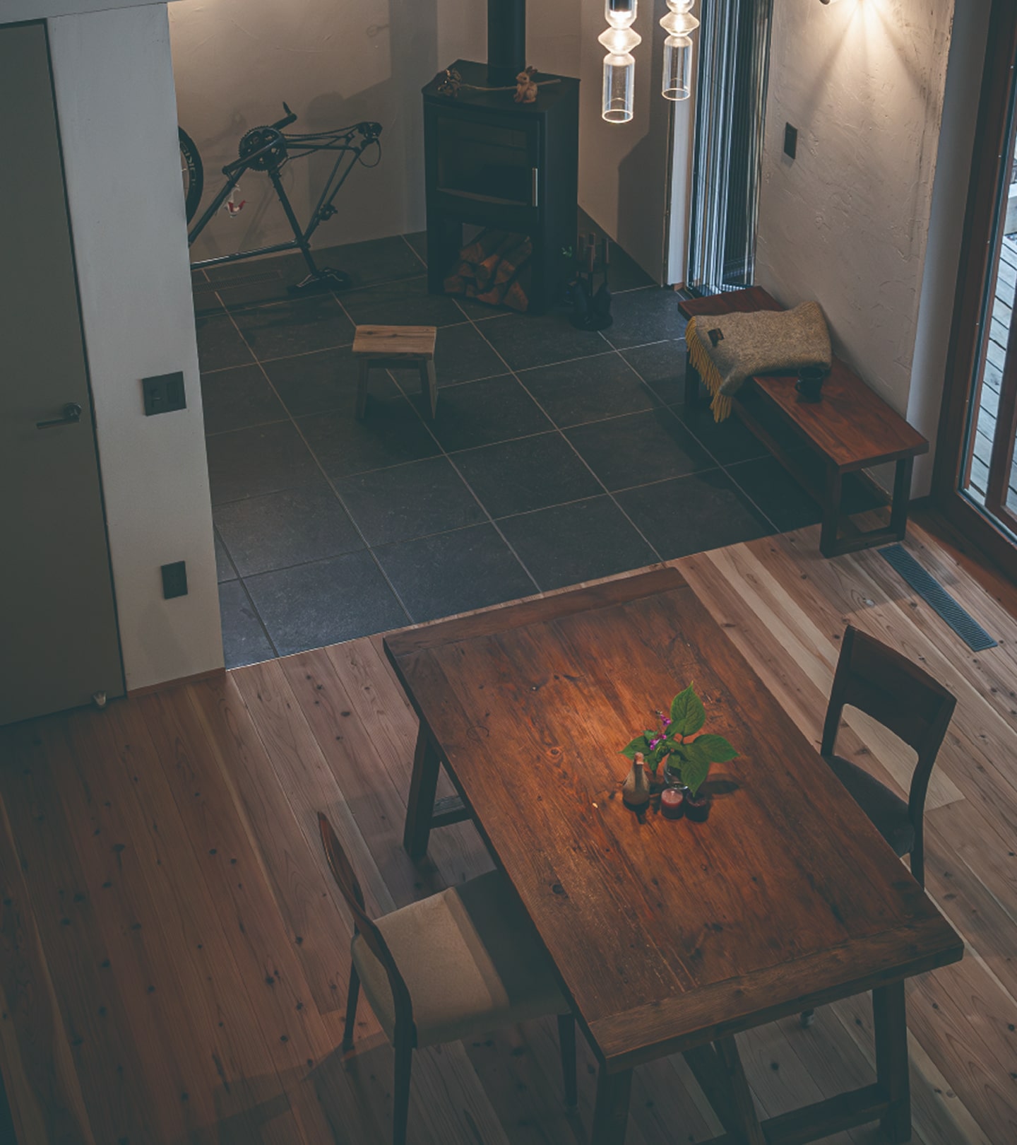 玄関からリビングループを俯瞰したイメージ