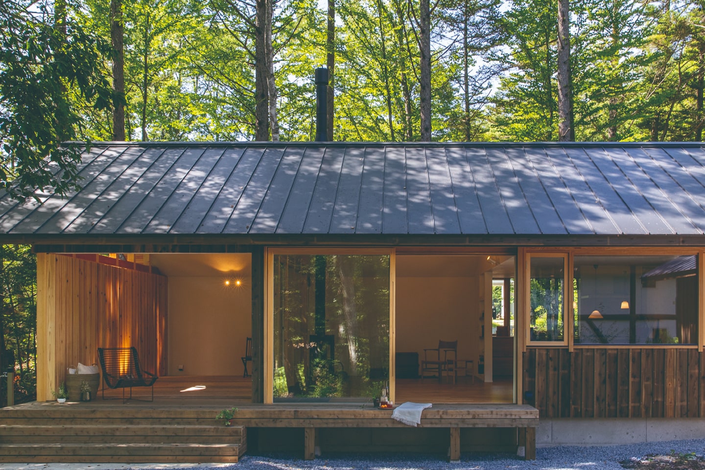 自然に溶け込む隠れ家