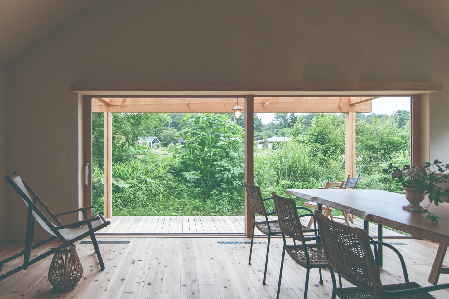 静けさを纏う、大人の隠れ家