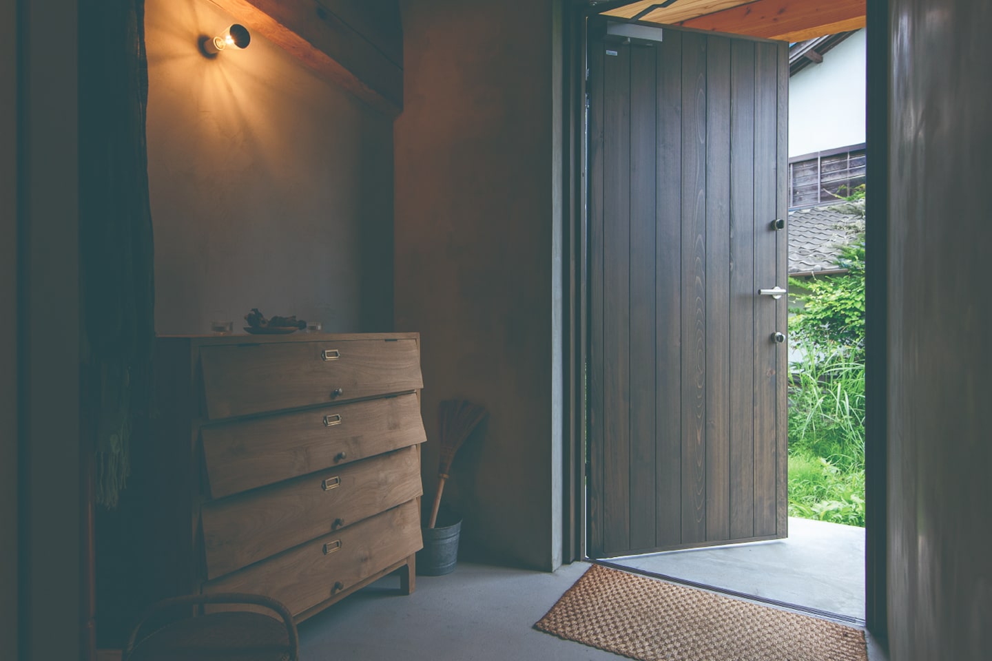 静けさを纏う、大人の隠れ家