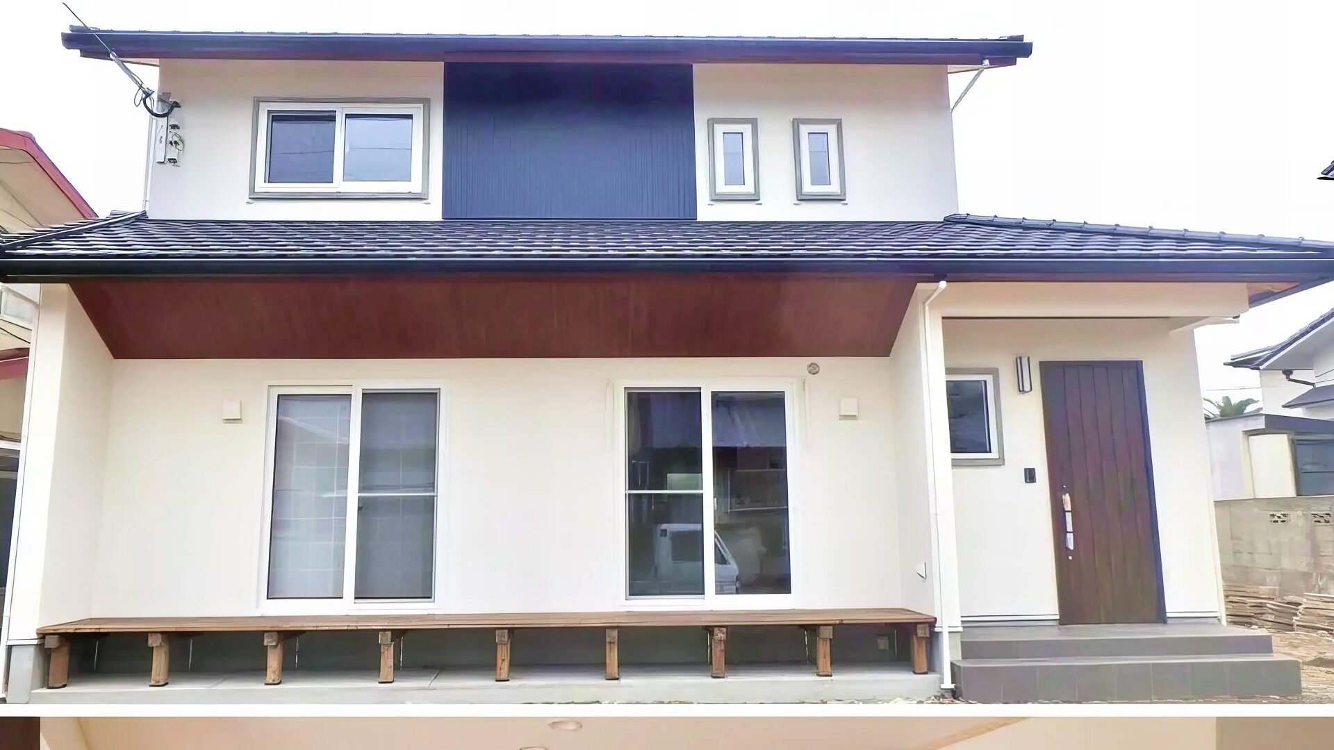 【大分市  G様】漆喰の白と深い軒色に、一目惚れしました