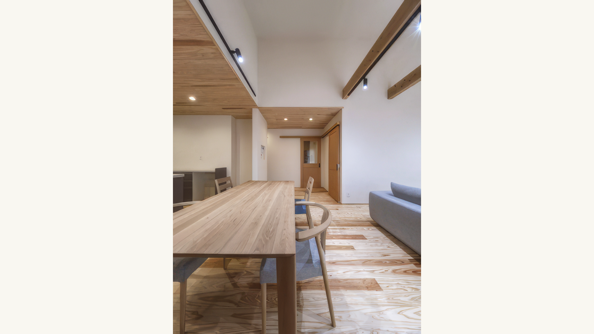 【大分市 H様】木のぬくもりと明るいLDKで、家族がのびのび過ごせる家