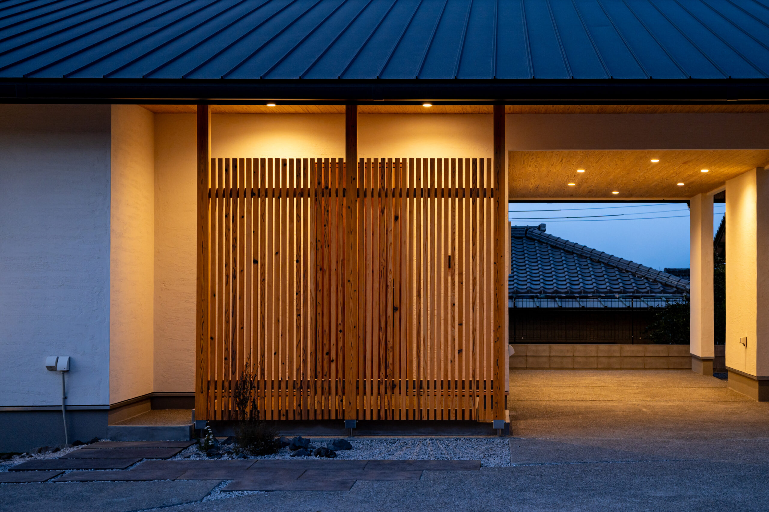 インナーガレージのある平屋