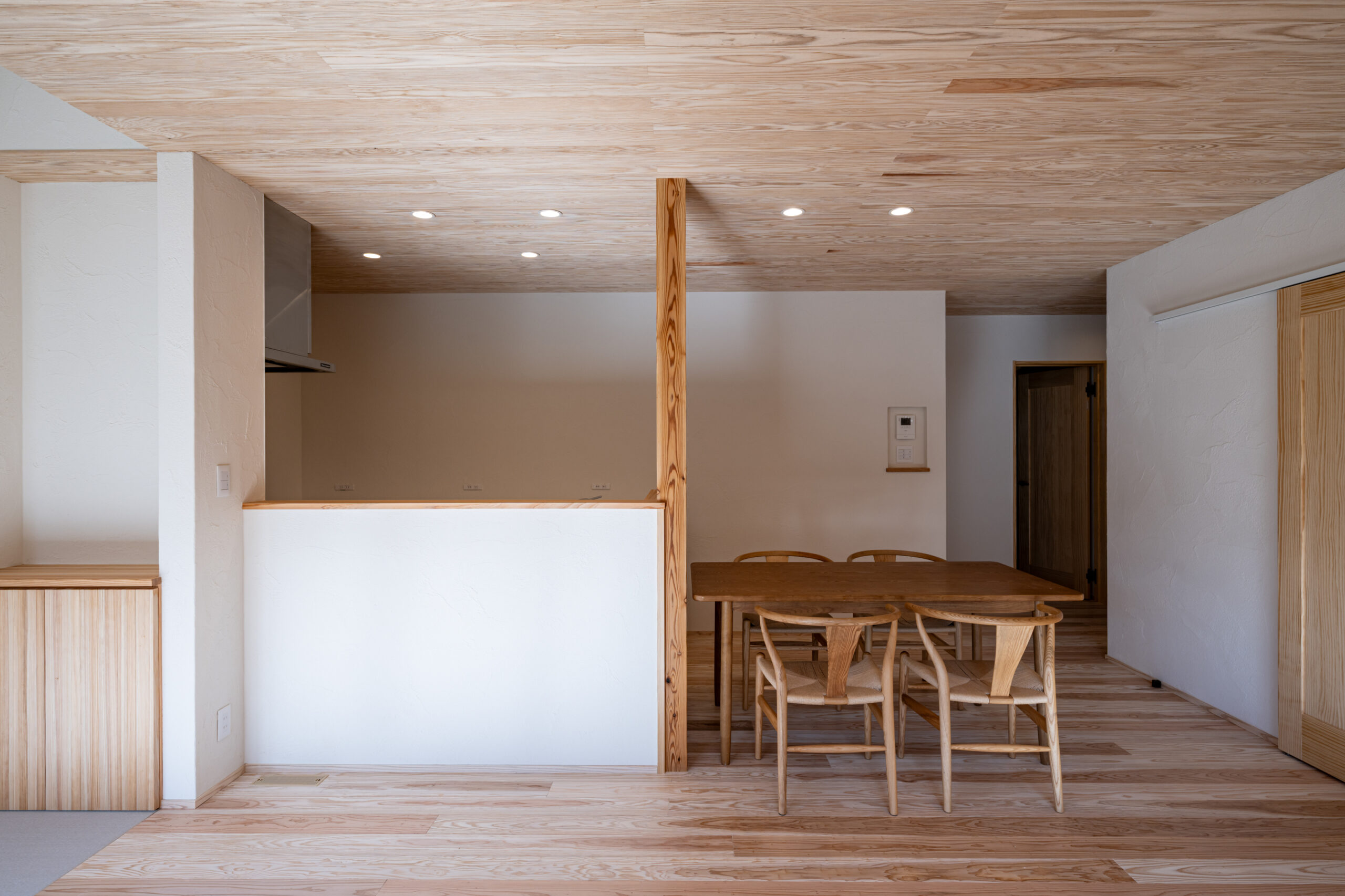 インナーガレージのある平屋