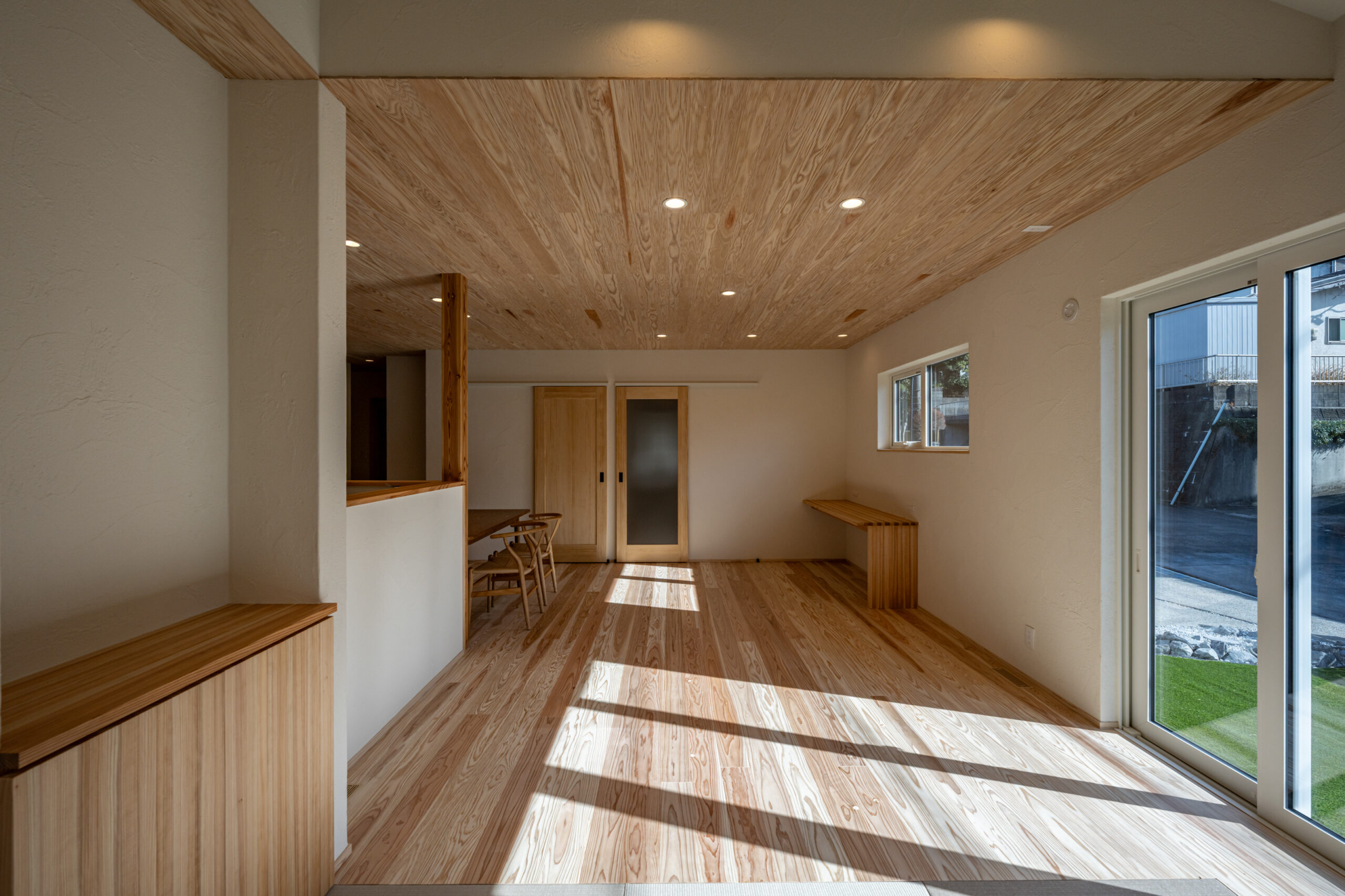 インナーガレージのある平屋